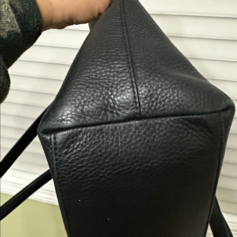 Tory Burch Black Pebbled Leather Meyers Tote with Gold Logo - Picture 12 of 12